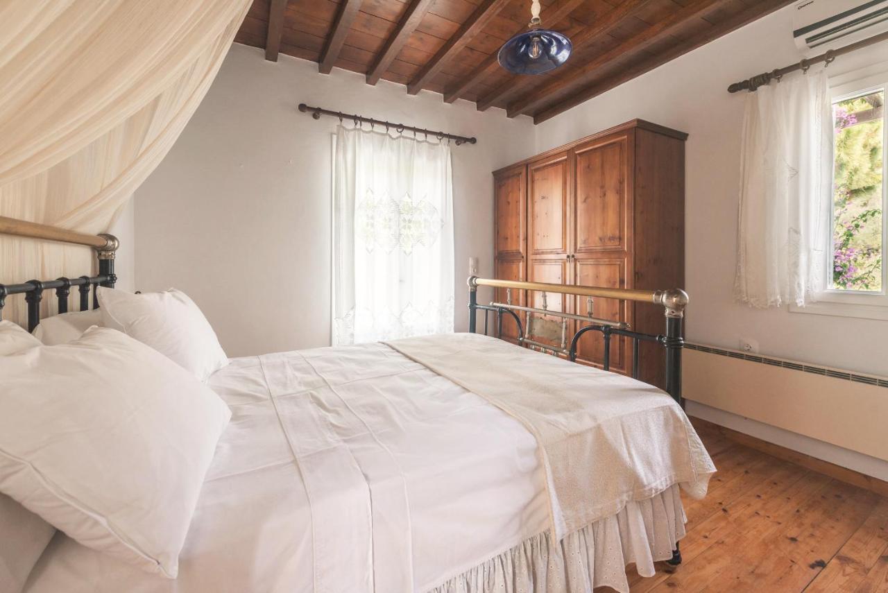 Romano garden house - land tales Agios Romanos Exterior foto