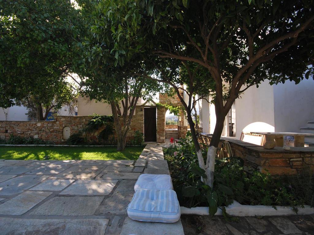 Romano garden house - land tales Agios Romanos Habitación foto
