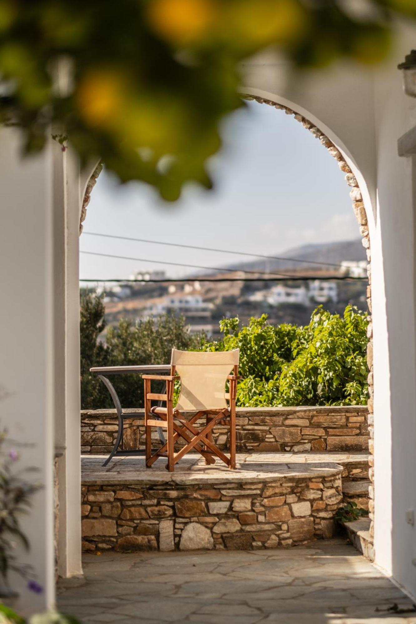 Romano garden house - land tales Agios Romanos Exterior foto